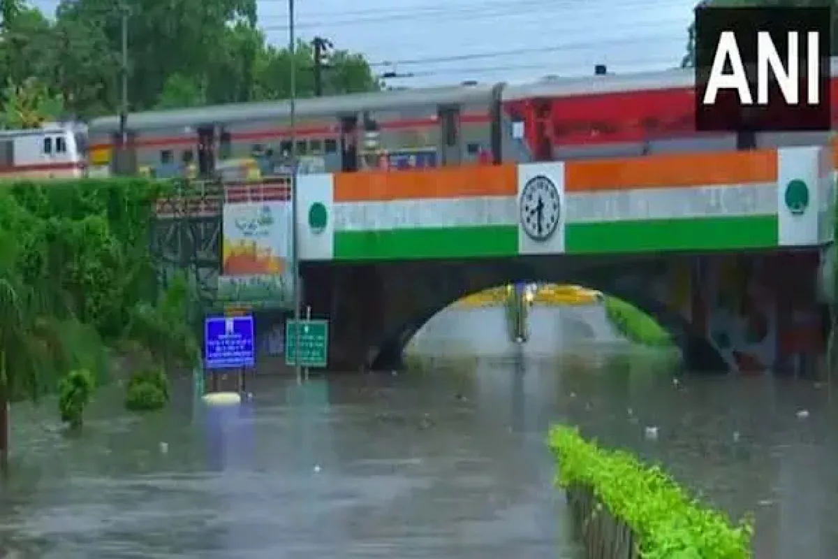 Parts of Delhi witness severe waterlogging following heavy rains