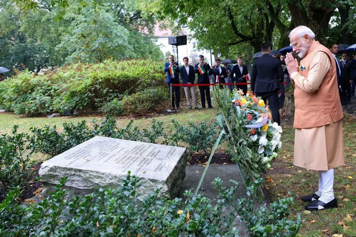 PM Modi pays homage at Kolhapur Memorial in Warsaw