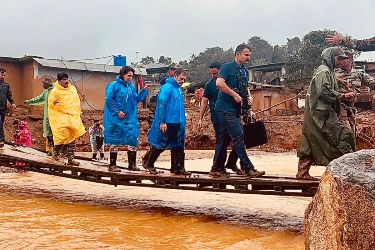 Rahul and Priyanka Gandhi visit landslide-hit site in Wayanad