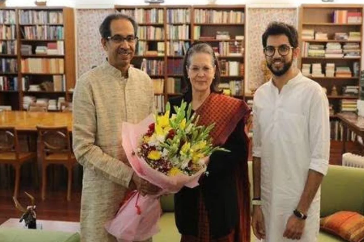 Uddhav Thackeray meets CPP chairperson Sonia Gandhi