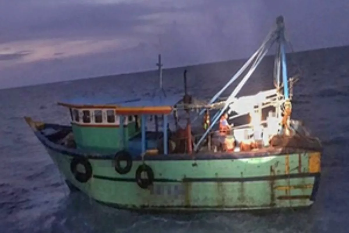 Lankan naval patrol vessel hits Indian trawler; one fisherman killed