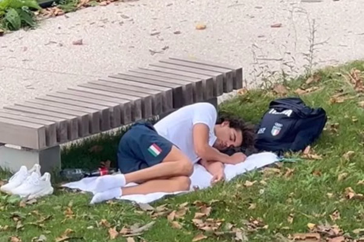 Paris Olympics: Italian swimmer Ceccon spotted sleeping in a park after complaining about conditions at Olympic Village