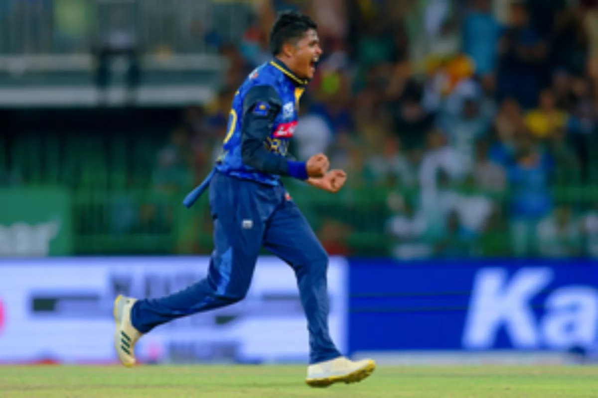 Comeback man Vandersay puts Sri Lanka on brink of breaking 27-year India drought