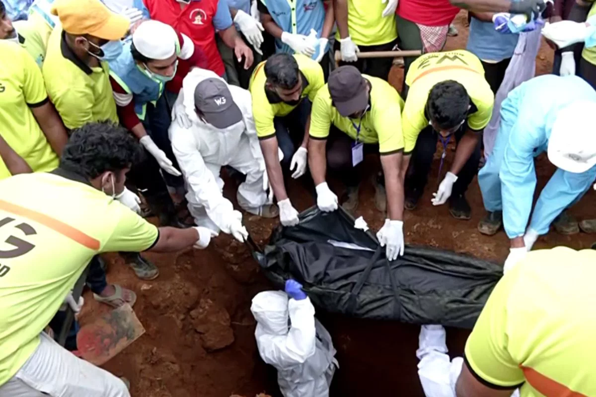 Kerala landslides: Mass burial of unidentified victims amid interfaith prayers