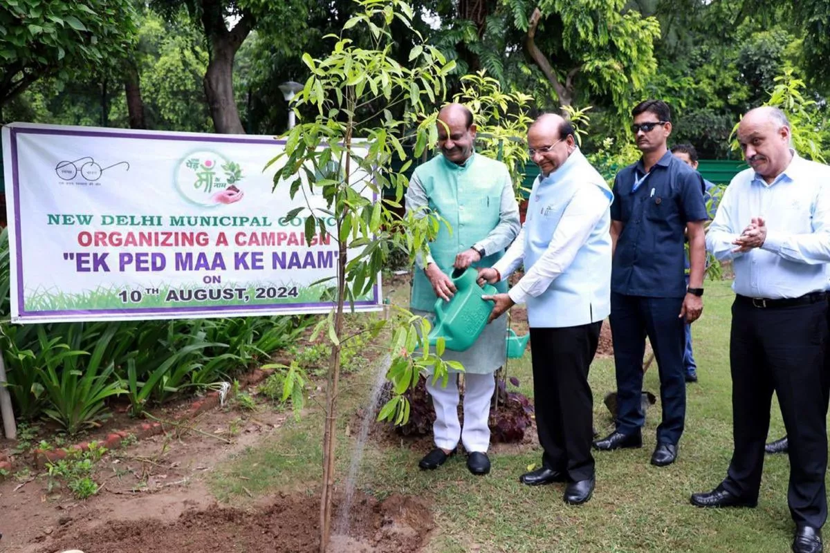 Delhi LG plants sapling under ‘Ek Ped Maa Ke Naam’ campaign