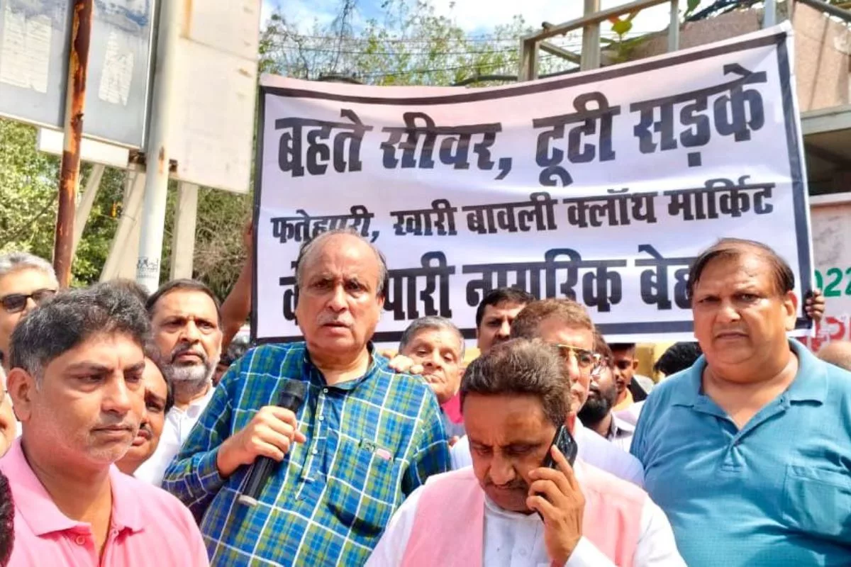 BJP MP Khandelwal assures protesting Old Delhi traders of redressal of grievances