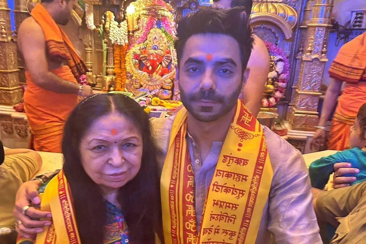 Aparshakti Khurana visits Siddhivinayak temple with mom ahead of ‘Berlin’ release