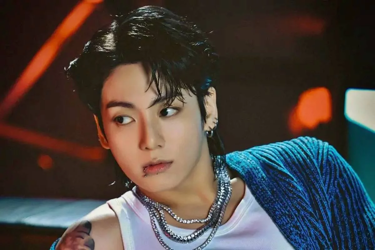 Jungkook becomes the first K-pop soloist to receive the BRIT Silver Certification in the UK