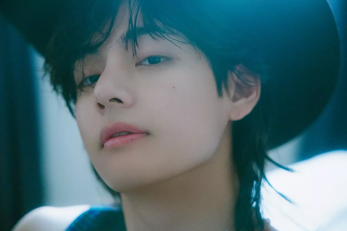 BTS’ V’s ‘Winter Ahead’ with Park Hyo Shin: V sculpts an enchanting ...