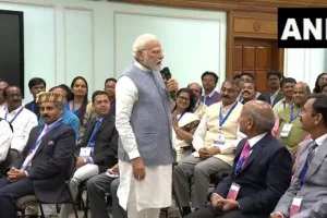 PM Modi meets national award winning teachers