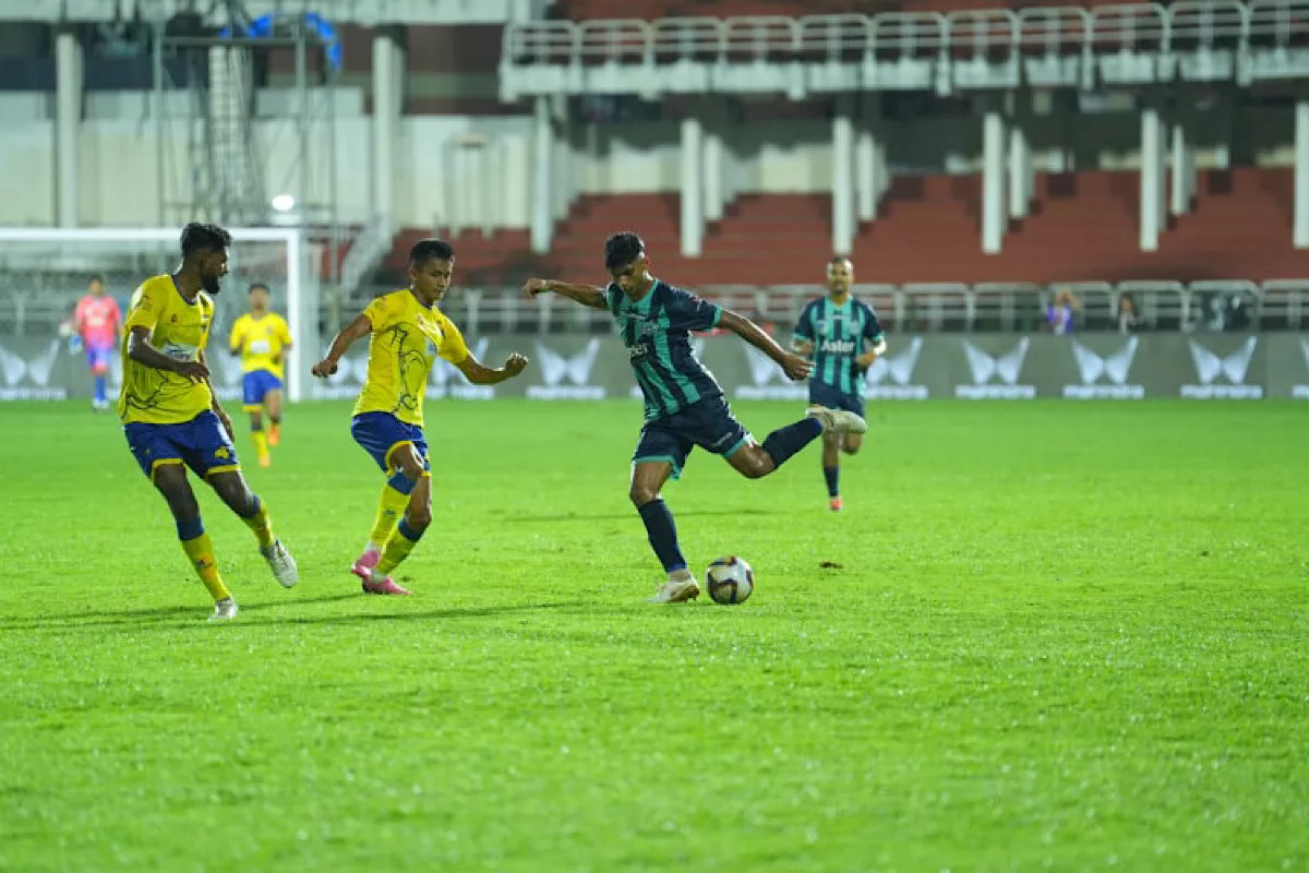 Calicut FC and Thiruvananthapuram Kombans FC play a draw in Super League Kerala