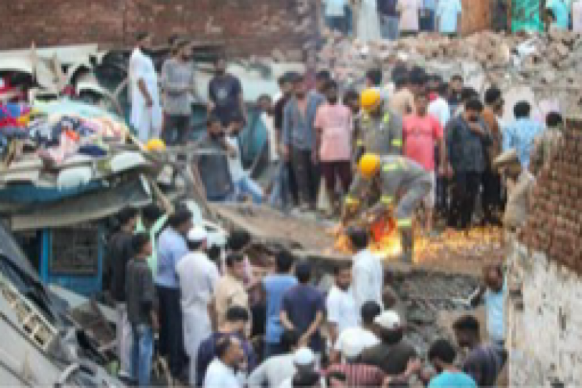 3 killed after building collapses in UP’s Meerut, 6 still trapped under rubble