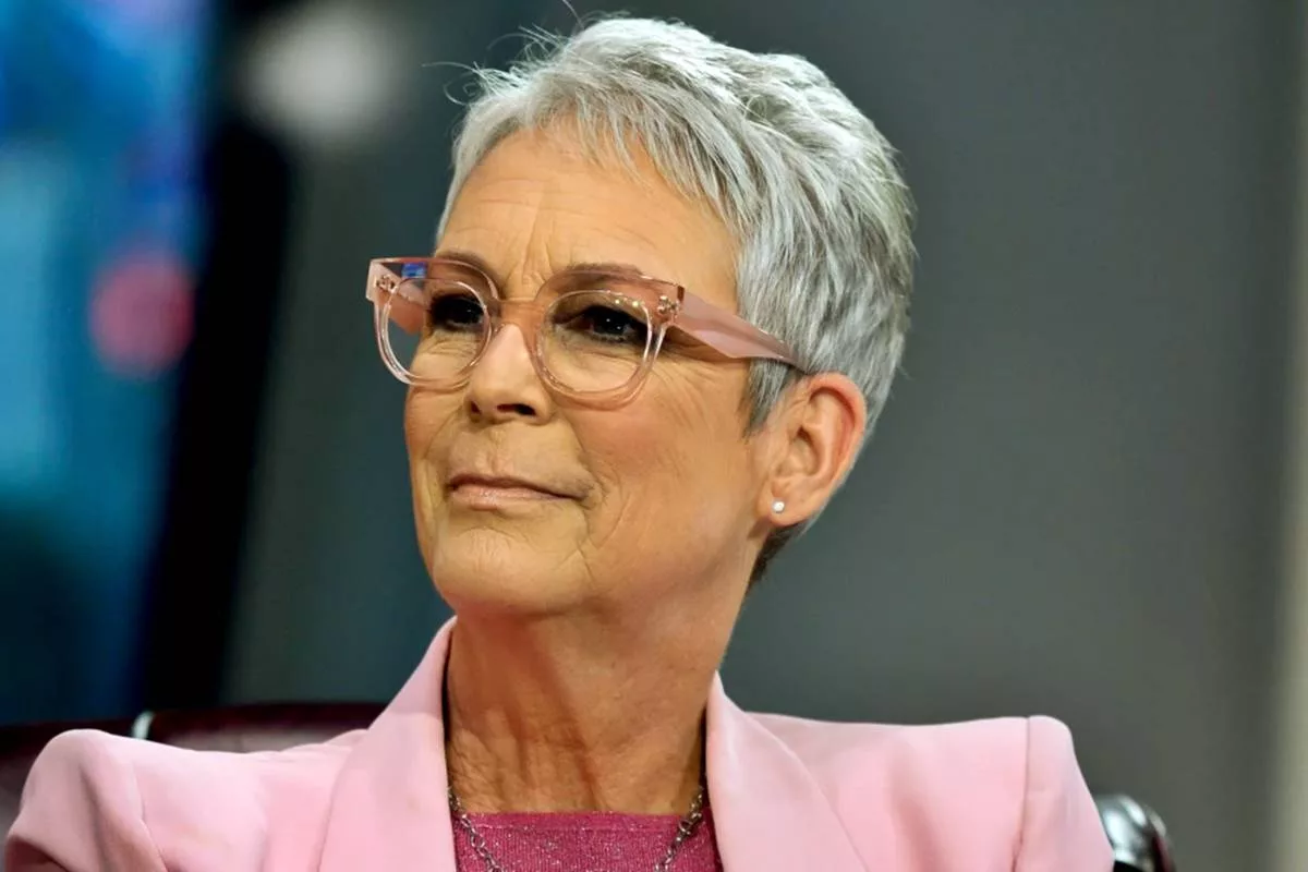 Jamie Lee Curtis wins Outstanding Guest Actress at Creative Arts Emmys