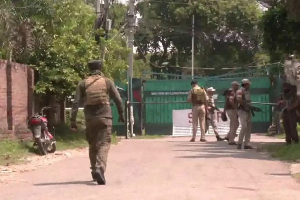 Terrorists attack Sunjwan military station in Jammu; Army soldier injured