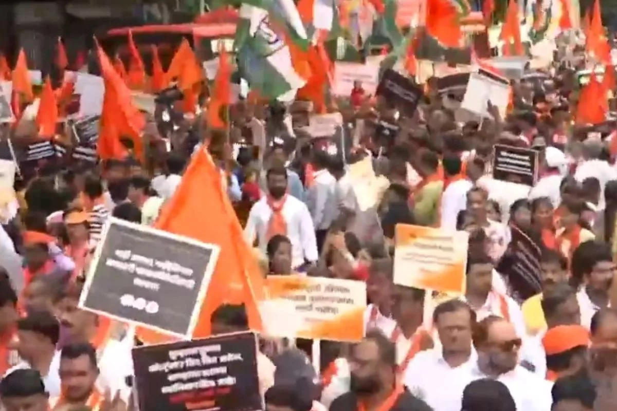 MVA stages ‘Jode Maro’ protest in Mumbai over Chhatrapati Shivaji Maharaj’s statue collapse