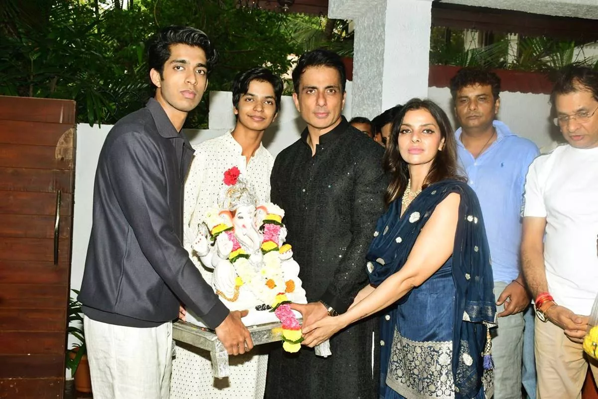 Sonu Sood bids eco-friendly farewell to Lord Ganesha