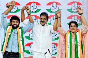 Vinesh Phogat, Bajrang Punia join Cong ahead of Haryana polls