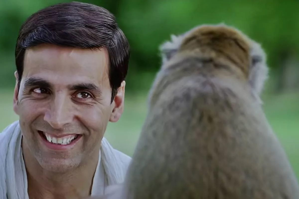 Akshay Kumar donates ₹1 cr to feed Ayodhya monkeys