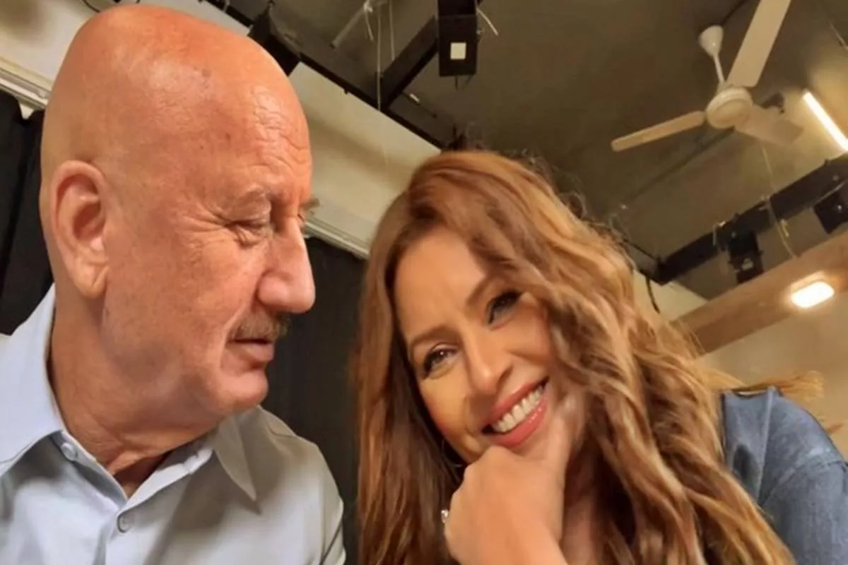 Anupam Kher celebrates Mahima Chaudhry for battling cancer