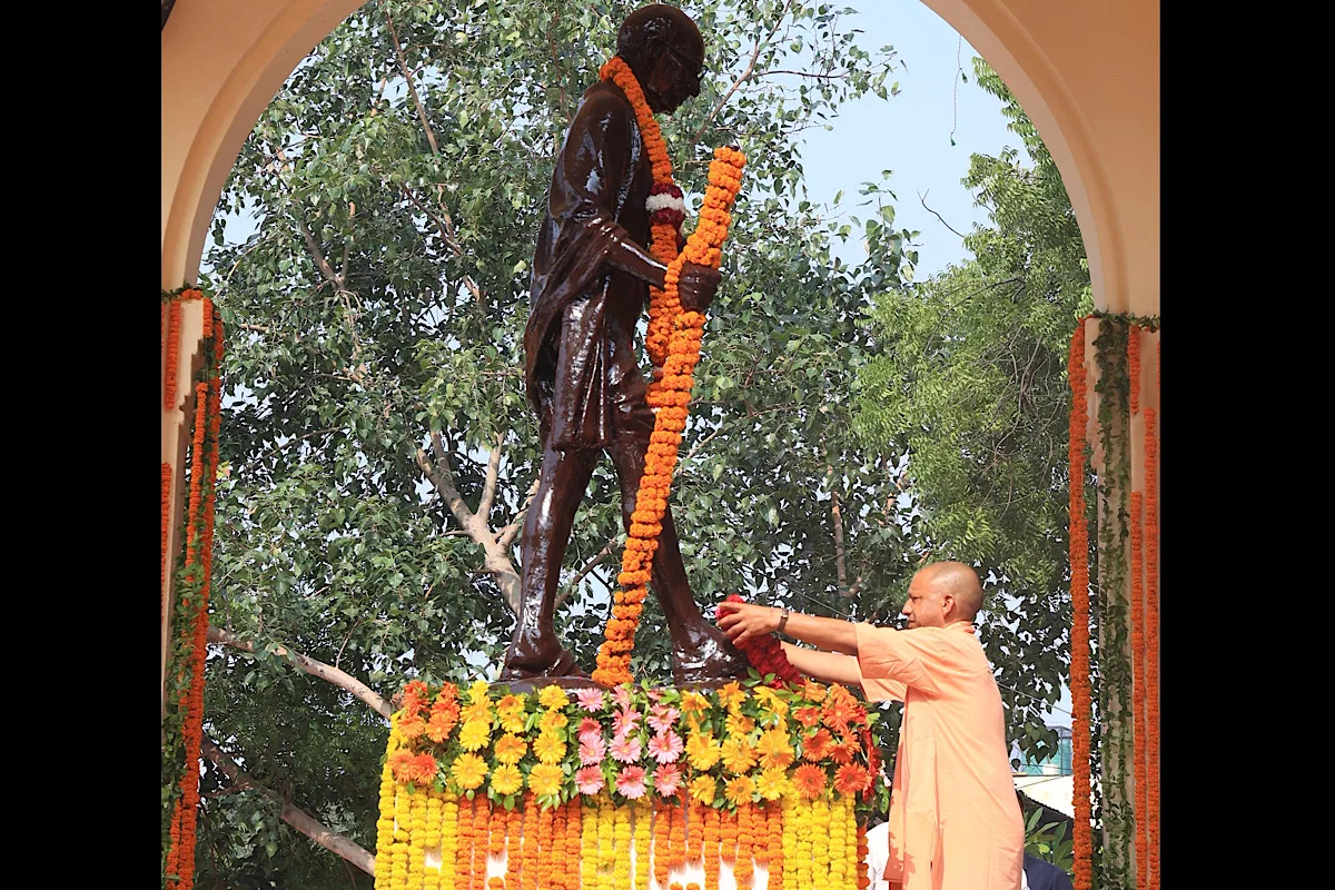 Country is forever grateful for Gandhi’s immense contribution to nation and humanity:  Yogi