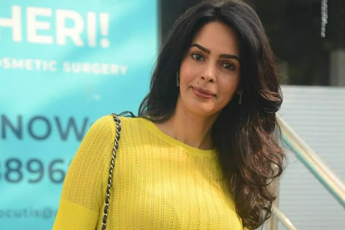 When Mallika Sherawat was harassed by a Bollywood hero knocking her  door at midnight