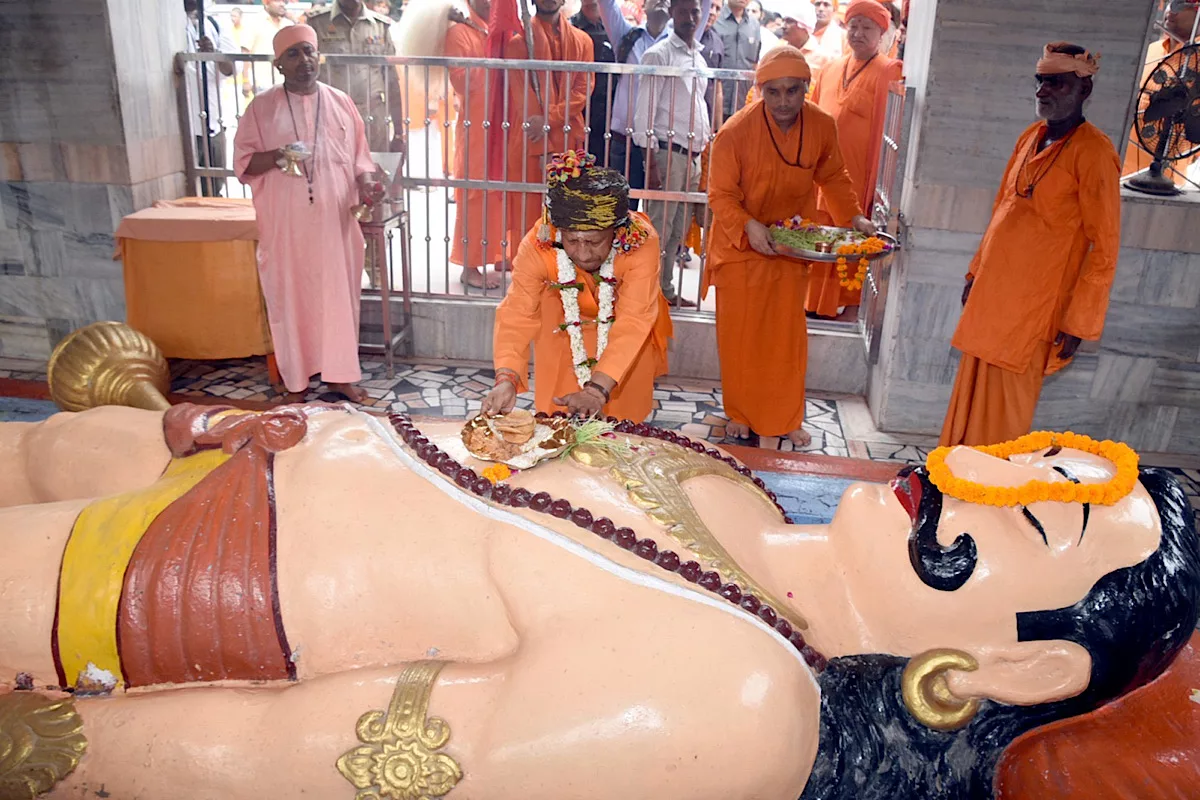 Yogi Adityanath offers prayers at Gorakhnath Temple on Vijayadashami