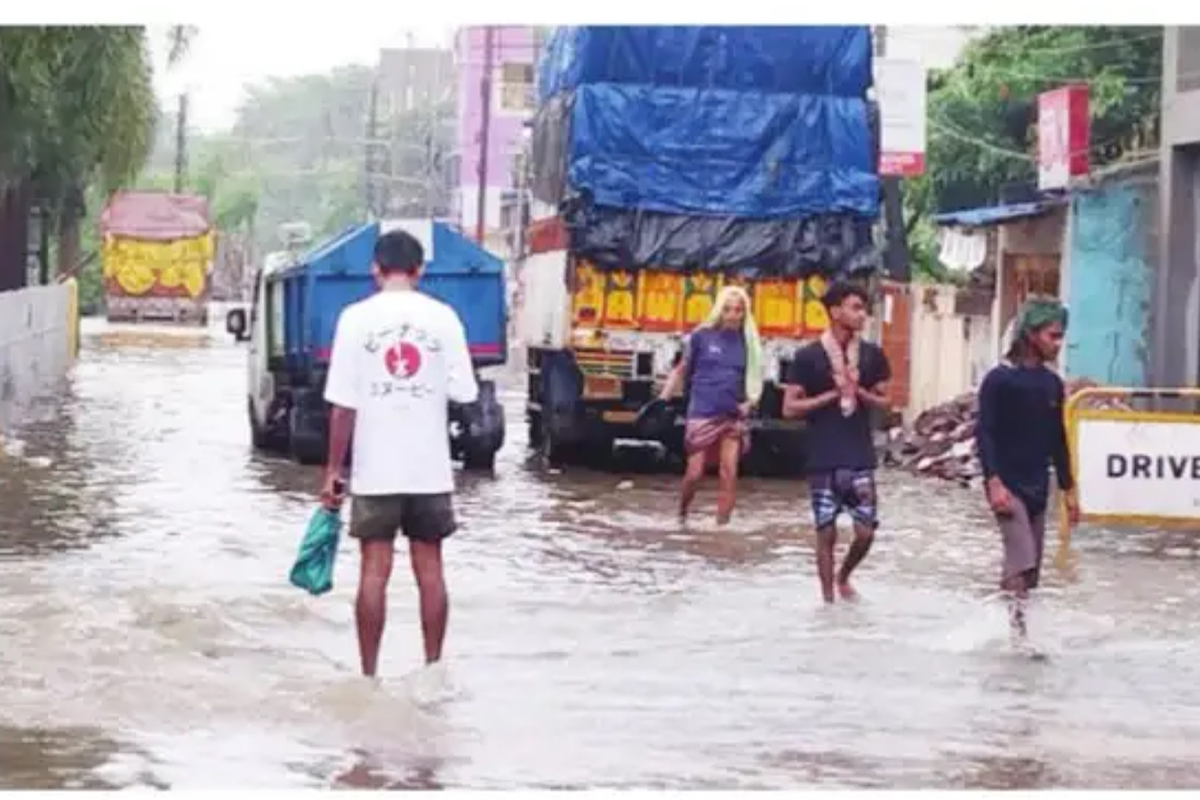 Heavy rainfall in West Burdwan leads to massive waterlogging