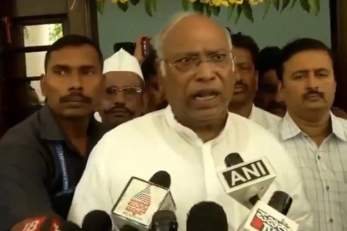 ‘Big lapse from the administration’s side’: Kharge slams Maha govt over Siddique’s killing