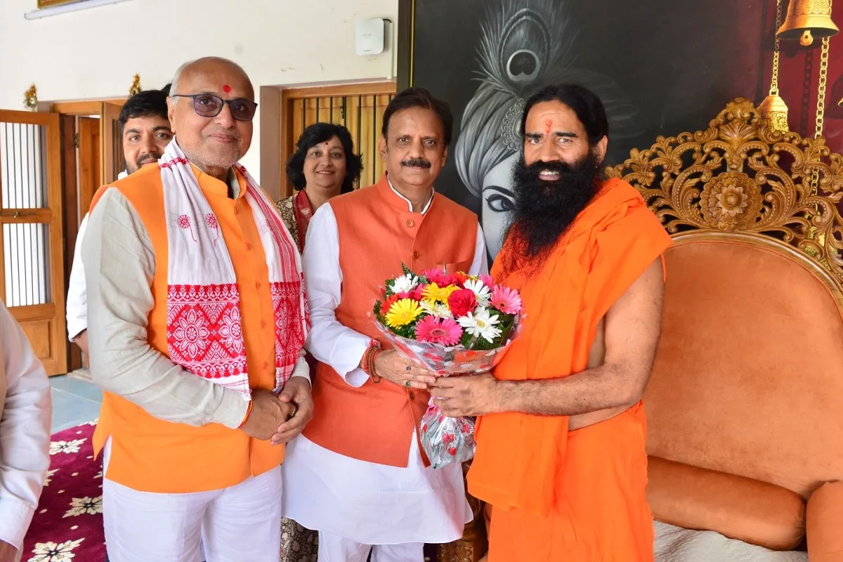 MP Deputy CM meets Swami Ramdev, discusses Vedic education, health, and development