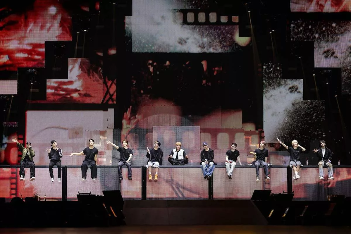 SEVENTEEN launches US tour with a spectacular show in Chicago