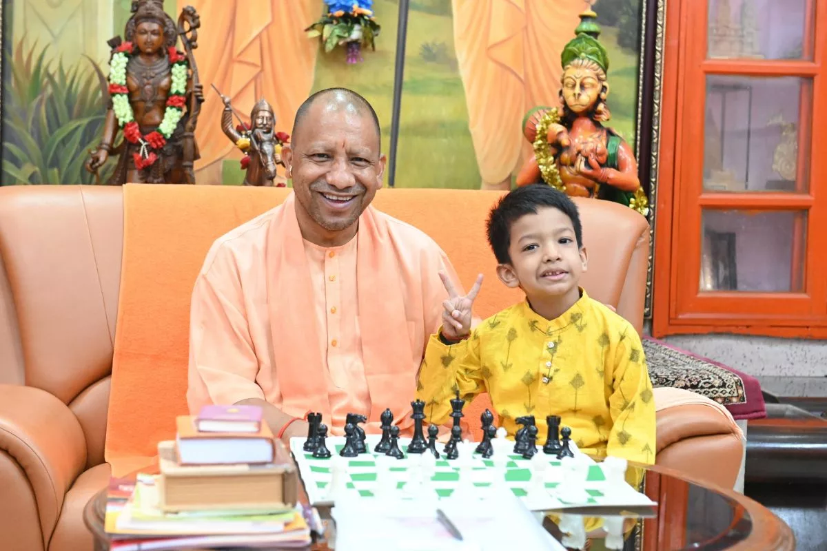 Yogi plays chess with Kushagra Agrawal, the youngest FIDE-rated player