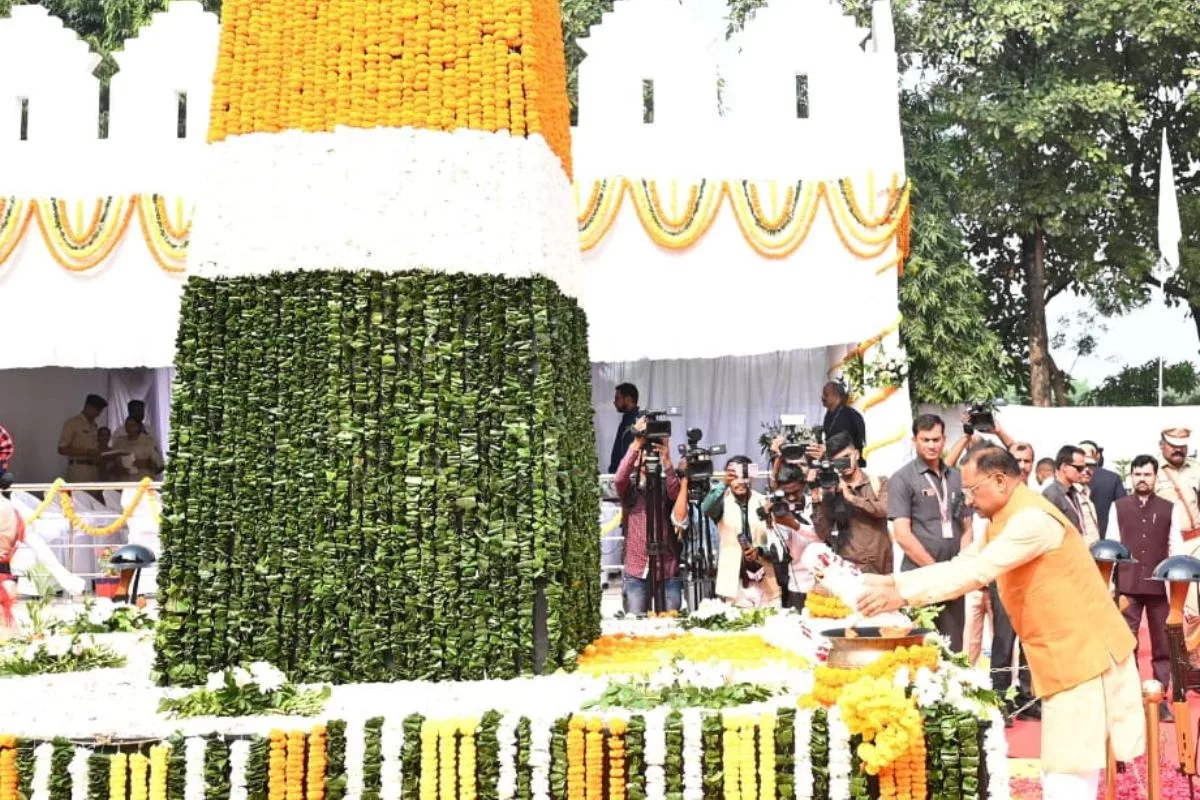 C’garh Governor calls for public support & respect for police on commemoration day