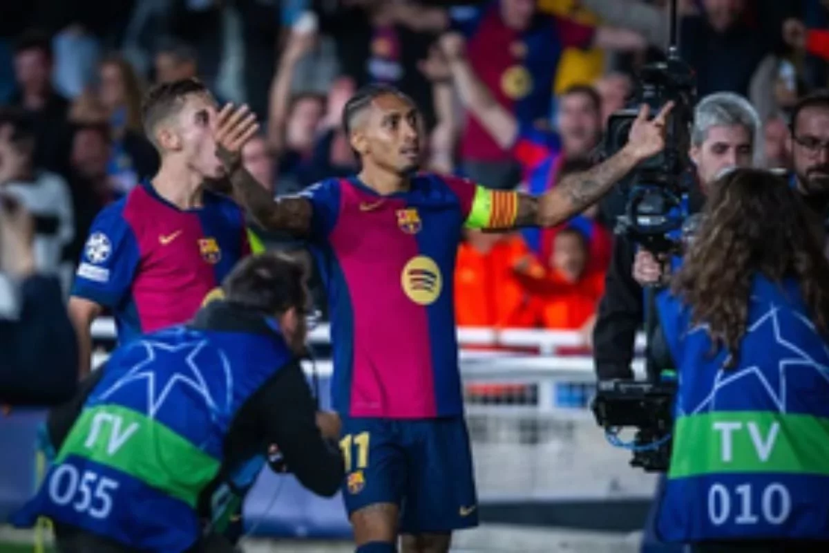 Raphinha scores hat-trick in 100th appearance for Barca