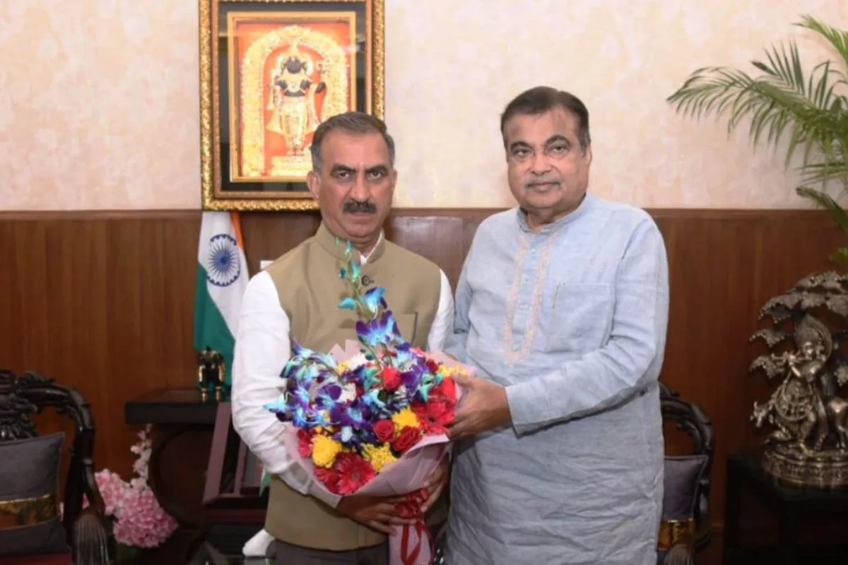 Sukhu discusses road, ropeways projects with Gadkari