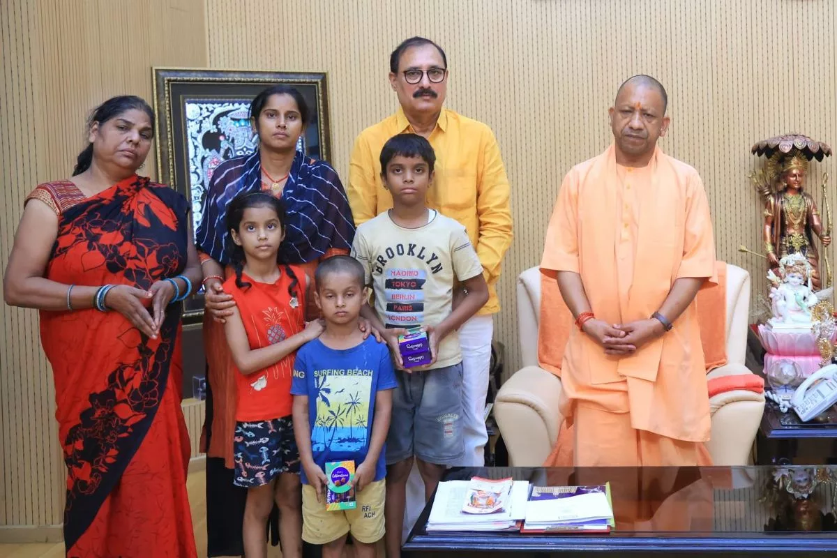 CM Yogi meets family of man who allegedly died in police custody