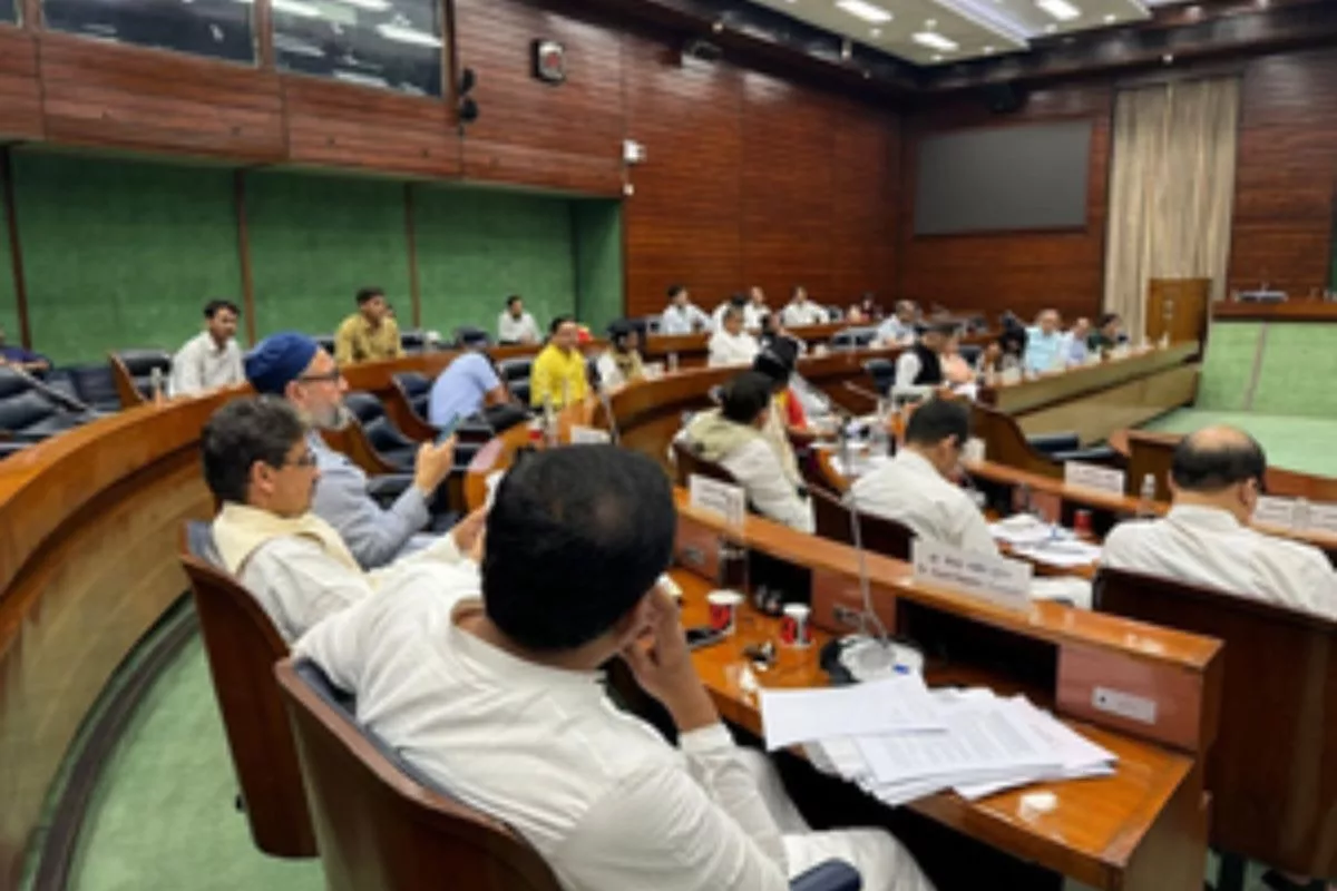 Opposition seeks extension of duration of parl panel on Waqf Bill