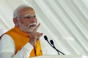 PM in Gujarat; inaugurates projects worth Rs 280 crore