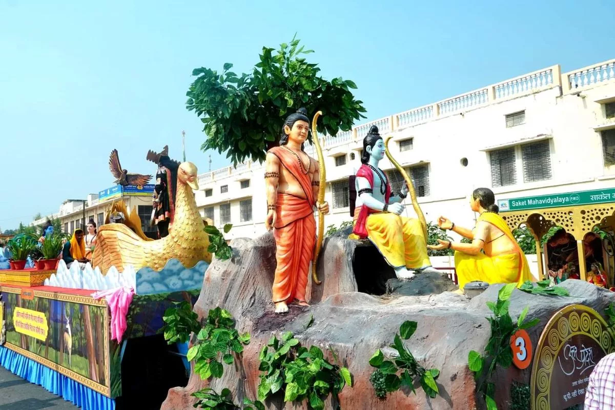 Tableaux inspired by Ramcharitmanas a big draw at Ayodhya Deepotsav