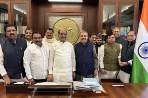 Opposition MPs meet Speaker Om Birla over Waqf (Amendment) Bill JPC report, seek extension