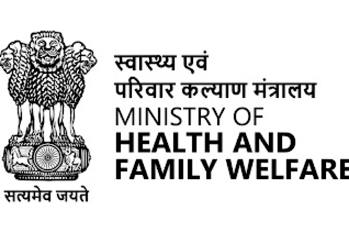 Health ministry’s pavilion receives medal at IITF