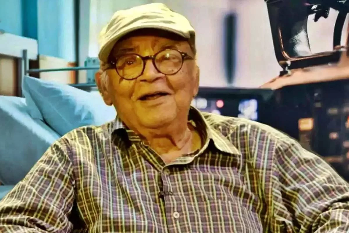 Manoj Mitra passes away: Bengali cinema and theatre lose a legend