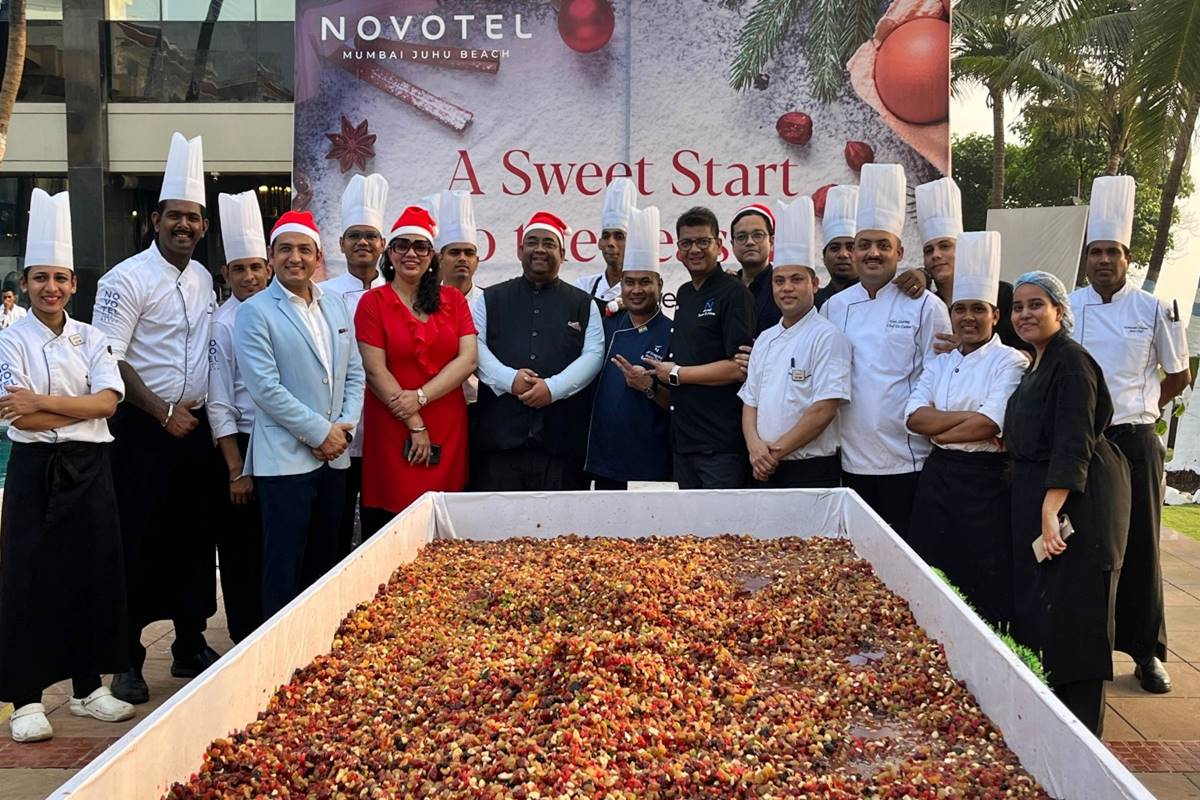 Novotel Mumbai Juhu Beach celebrates holiday spirit with annual cake mixing ceremony