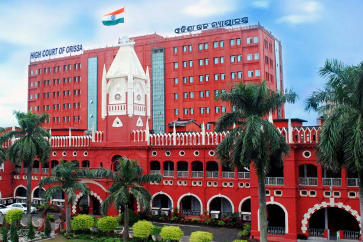 Lawyer accused of taking money from client to bribe judge: Orissa HC orders Bar Council probe