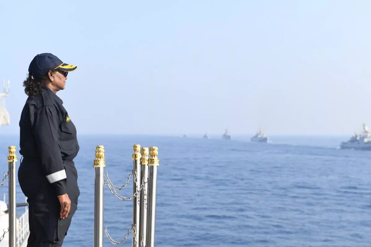 President witnesses Navy’s combat readiness in sea demo aboard INS Vikrant