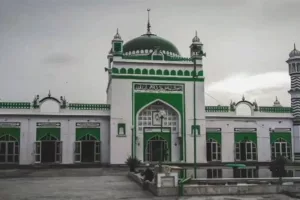 Court Commissioner files survey report of Sambhal Jama Masjid in sealed envelope