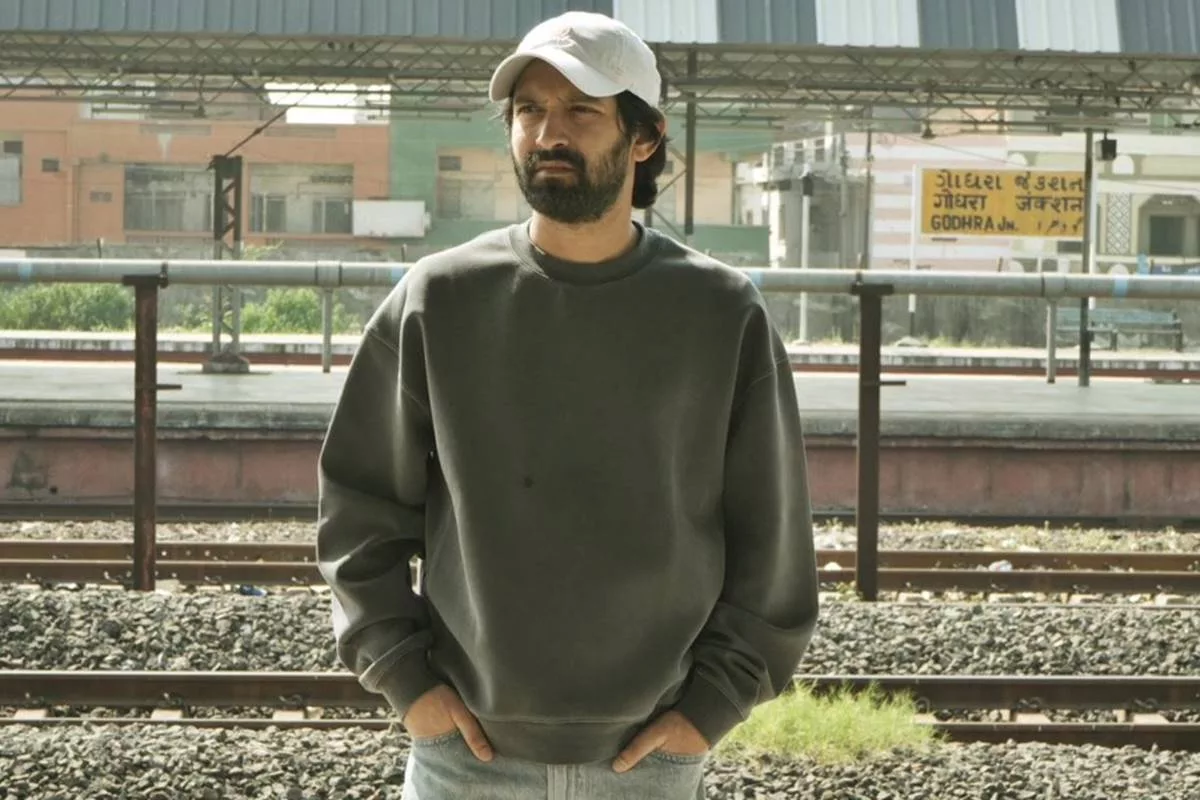 Vikrant Massey visits Godhra station ahead of ‘The Sabarmati Report’ release