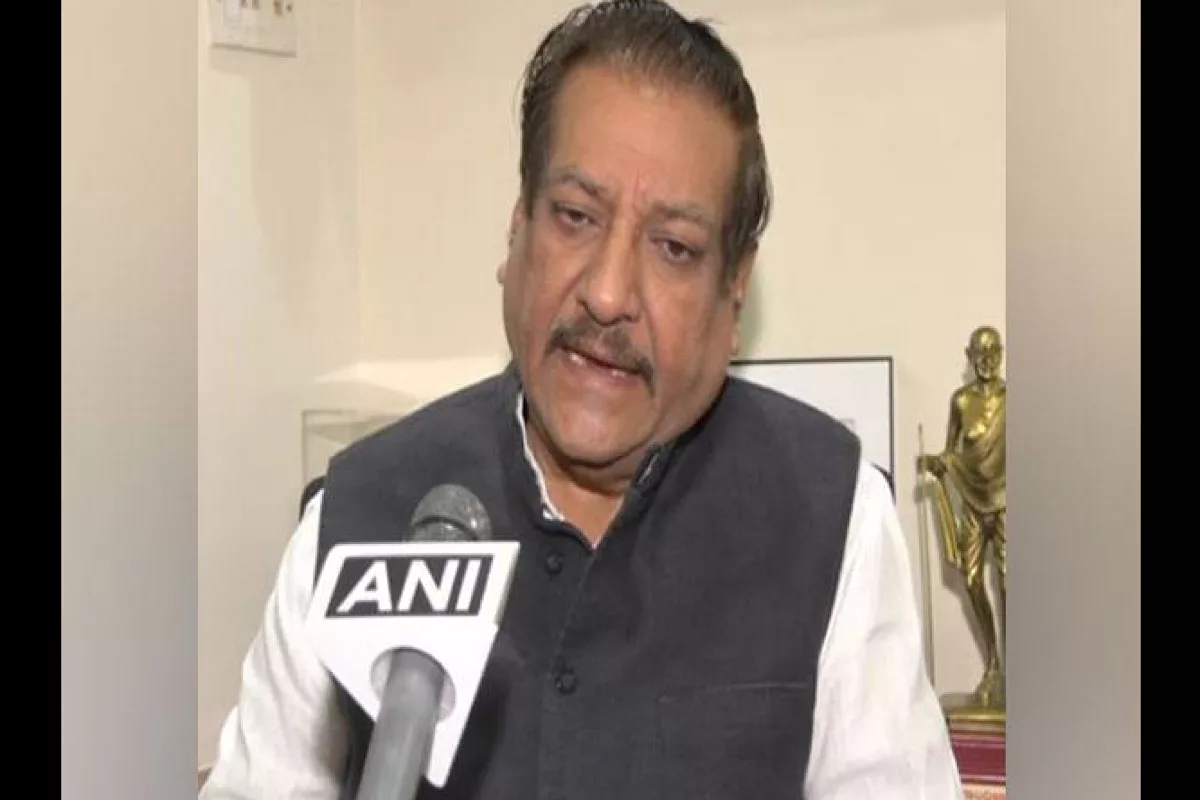 Ambedkar row: Prithviraj Chavan attacks Shah; BJP vandalizes Cong office