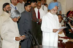 President Murmu, VP Dhankhar pay tribute to former PM Manmohan Singh, hail his legacy