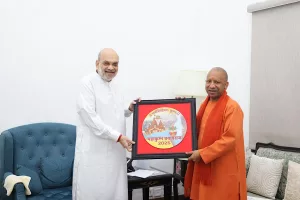 CM Yogi extends invitations to prominent leaders for Mahakumbh 2025