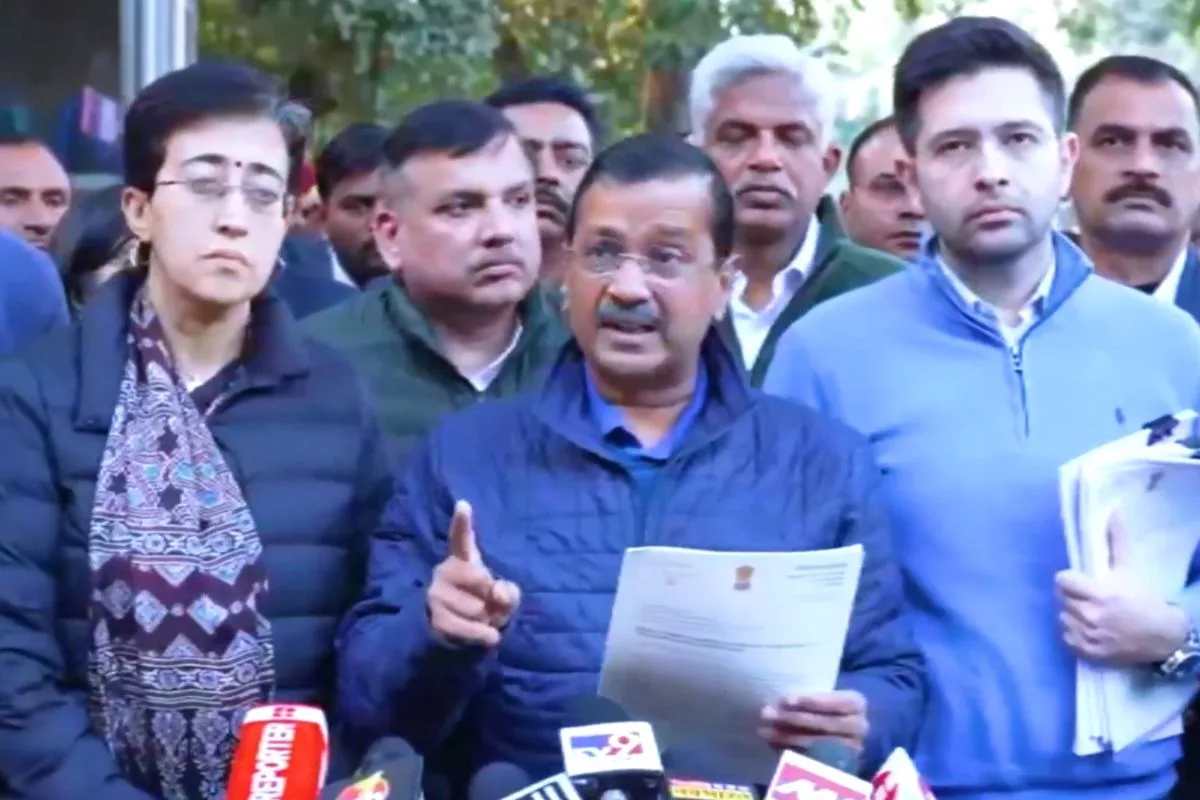 AAP delegation led by Kejriwal approaches ECI over alleged voter name deletion